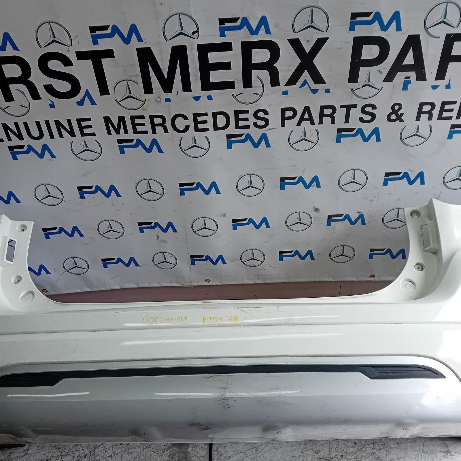 MITSUBISHI OUTLANDER MK3 REAR BUMPER 2013 WHITE COMPLETE 4B45X FMX68