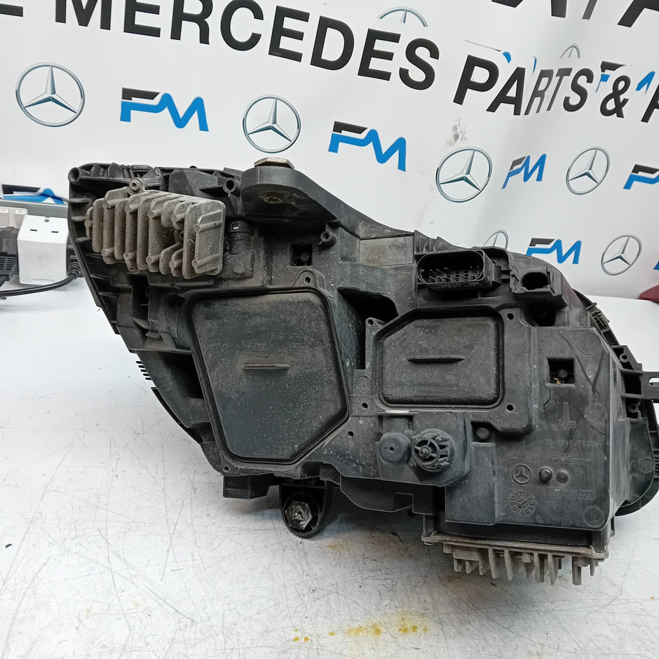 MERCEDES C-CLASS W205 PASSENGER  HIGH PERFORM HEADLIGHT A2059062704 20l4 FMH189