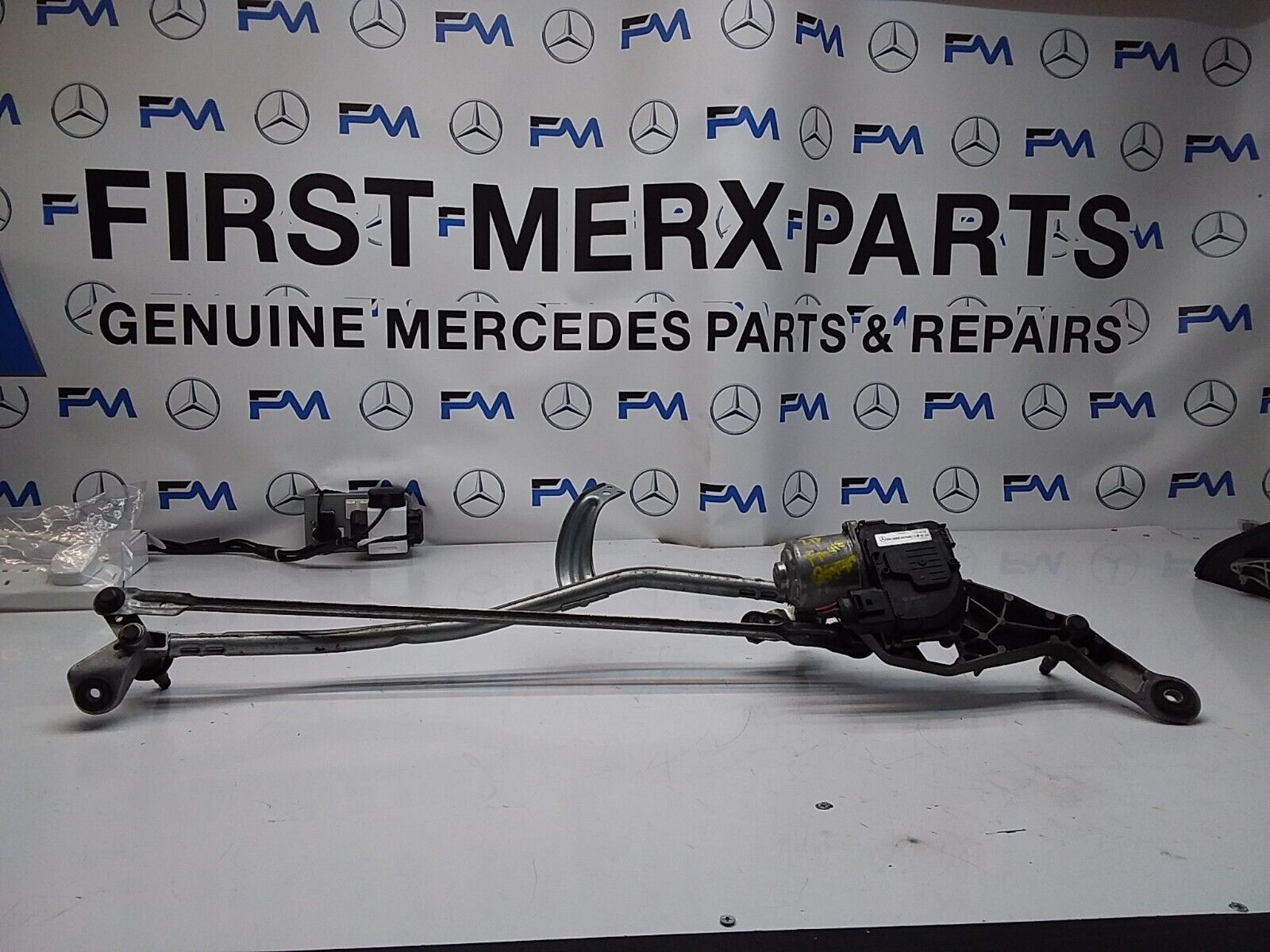 MERCEDES E-CLASS 2016 W213 A2138200740 FRONT WIPER MOTOR  FM00180