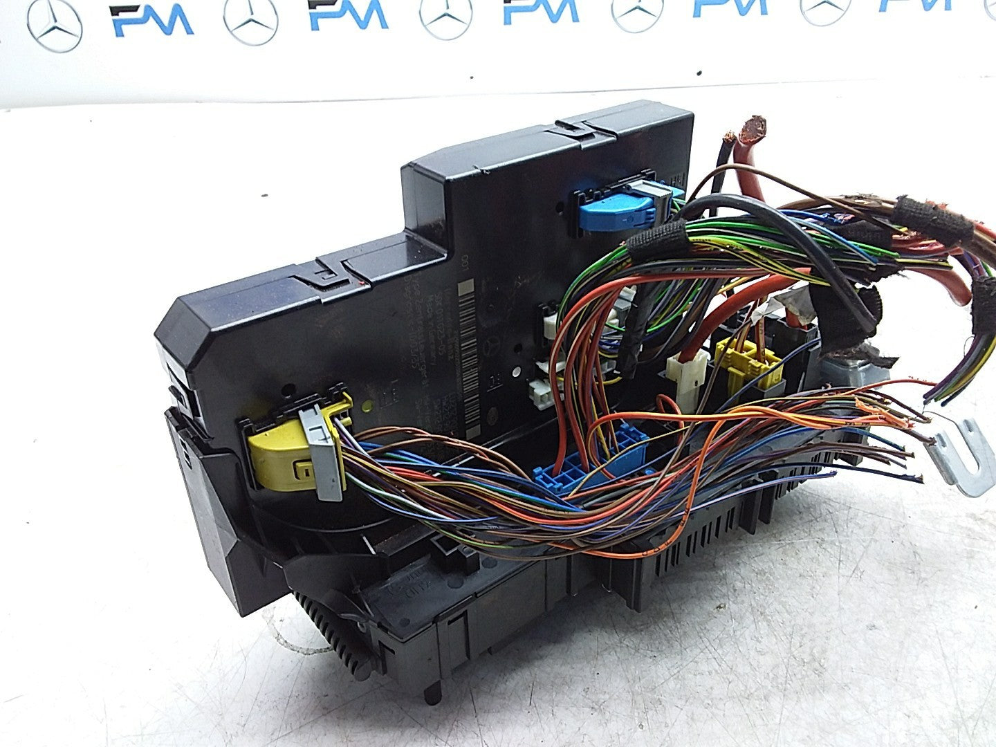 MERCEDES BENZ  E-CLASS W212  FUSE BOX RELAY BOX A2129009522 FMR481