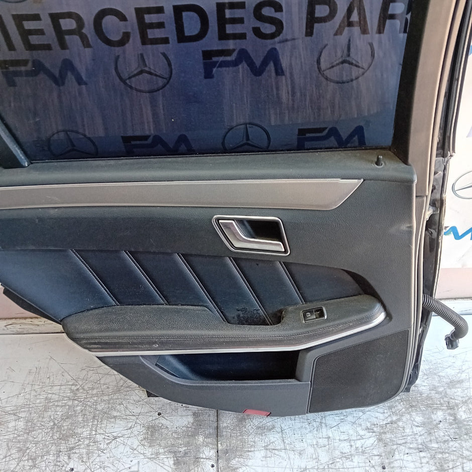 MERCEDES E-CLASS W212 PASSENGER REAR DOOR NSR BLACK 2014 COMPLETE FMD466