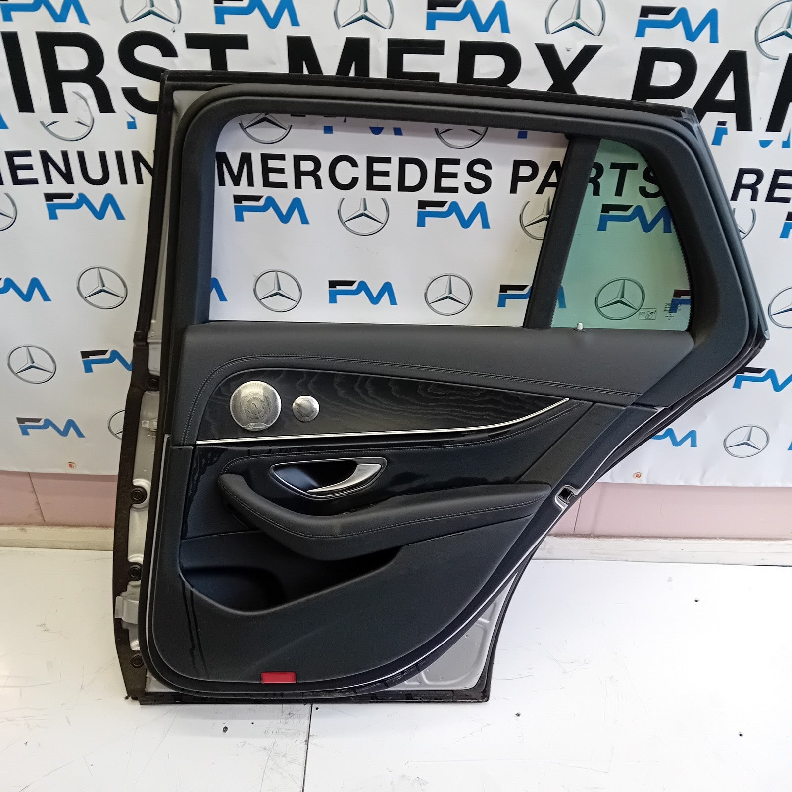 MERCEDES BENZ E-CLASS W213 DRIVER SIDE REAR DOOR ( OFF SIDE REAR ) FM013