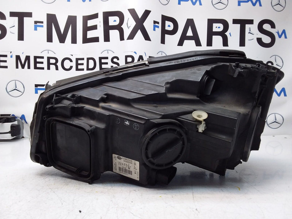 2013 MERCEDES A-CLASS W176 HEADLIGHT DRIVER SIDE OS A1768200461 FMH117 (Damaged)