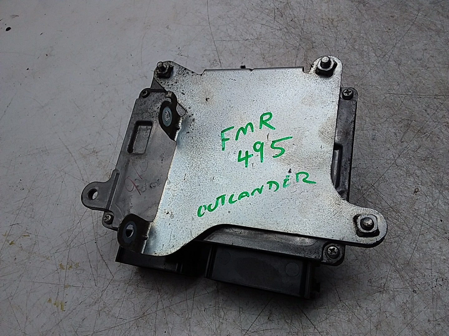 MITSUBISHI OUTLANDER ENGINE CONTROL MODULE UNIT 1860C102 FMR495