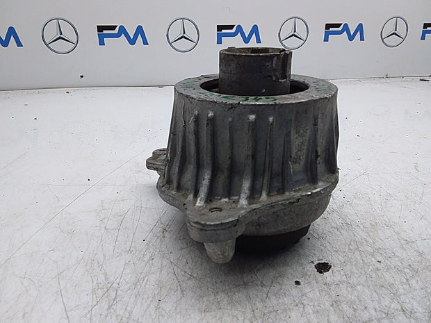 MERCEDES BENZ  C-CLASS  W205  ENGINE MOUNT LEFT NS A2052406617 FMR345