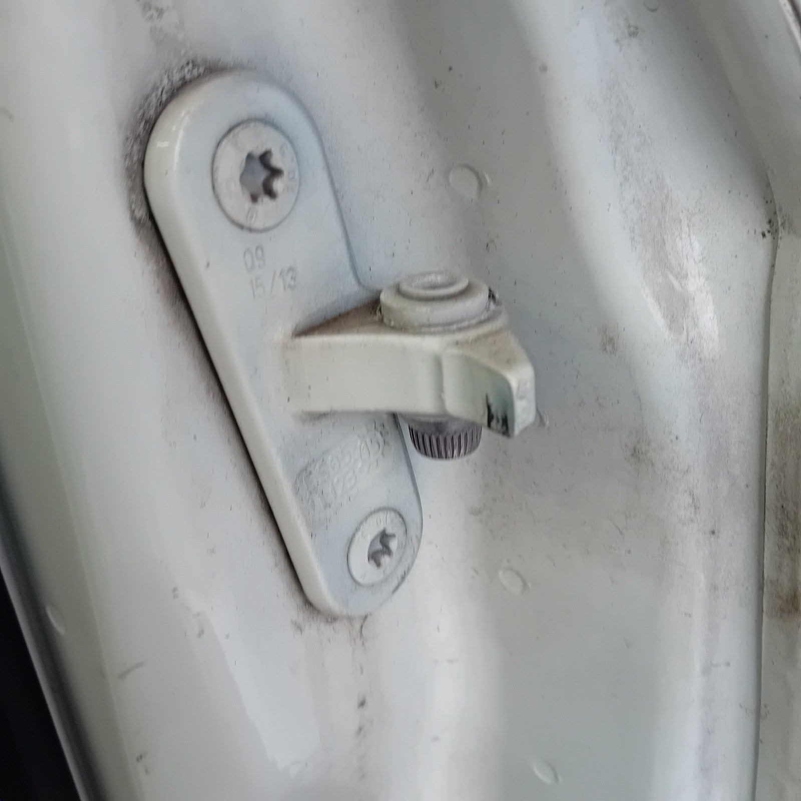 MERCEDES BENZ CLA W117 PASSENGER  FRONT DOOR N/S/F COMPLETE WHITE 2013-18 FMD31