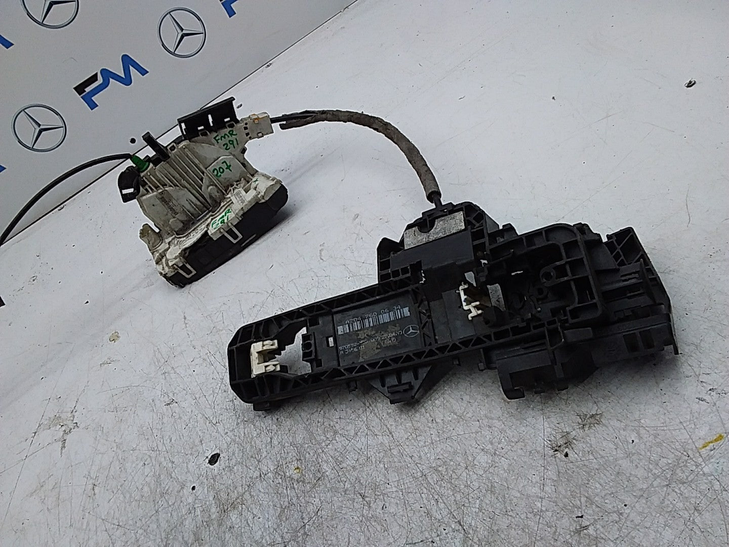 MERCEDES E-CLS C207 COUPE DRIVER FRONT DOOR LOCK MECHANISM  A2077601440 FMR291