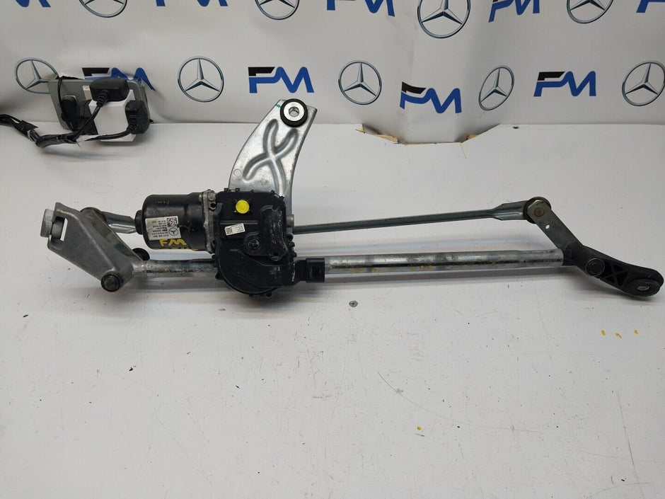 MERCEDES-BENZ A CLASS W177  FRONT WIPER MOTOR WITH LINKAGE A1779064801 FM00243