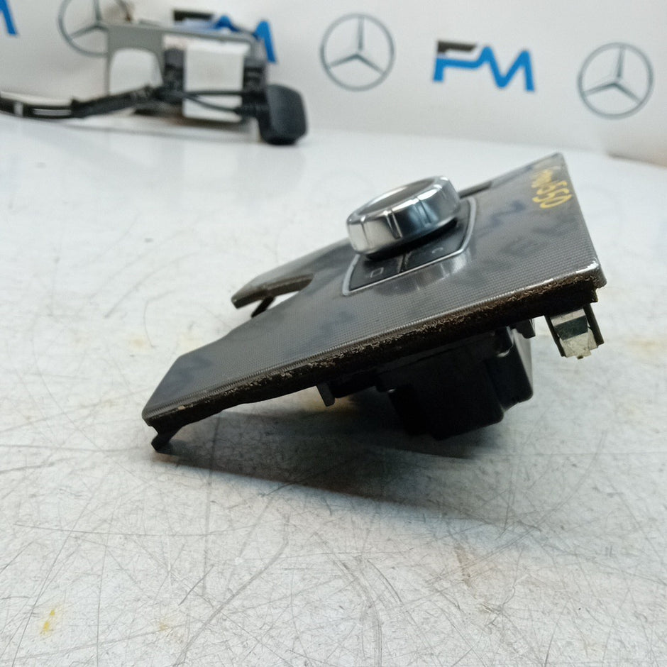 MERCEDES E CLASS W212  SAT NAV MULTIMEDIA  SWITCH A2126806993 2016 FM001550