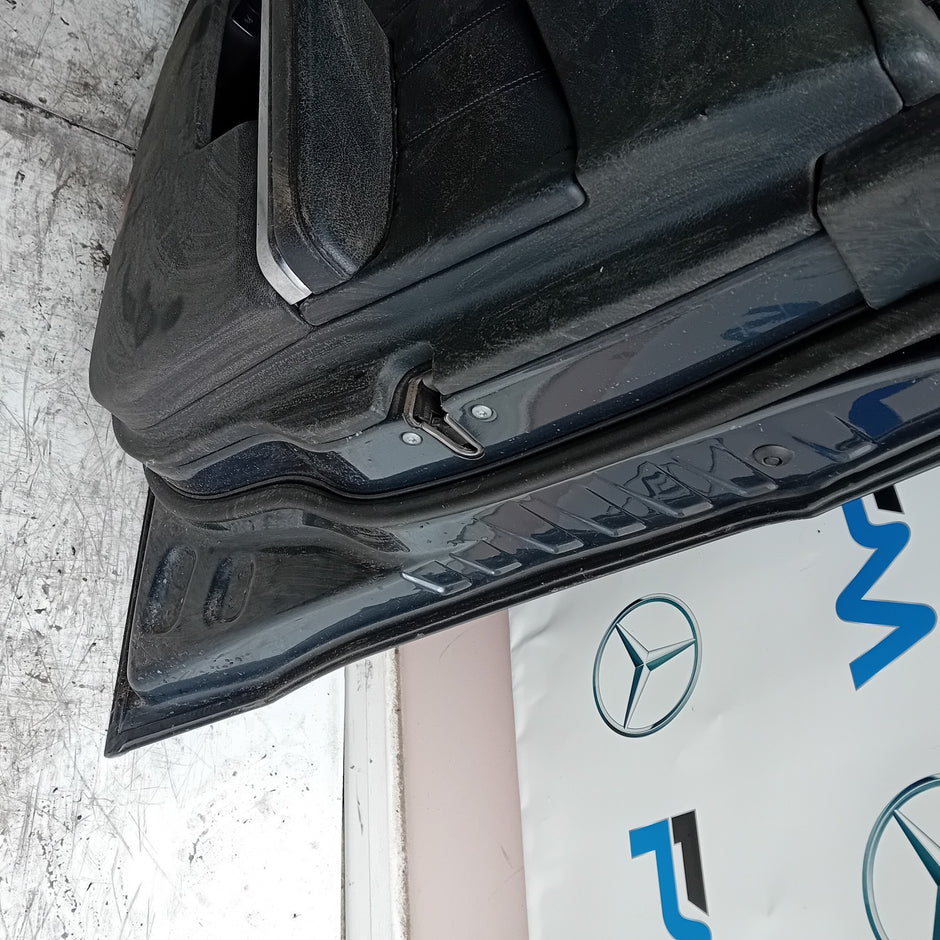 MERCEDES E-CLASS W212 DRIVER FRONT DOOR OSF GREY 2009-16 COMPLETE FMD254