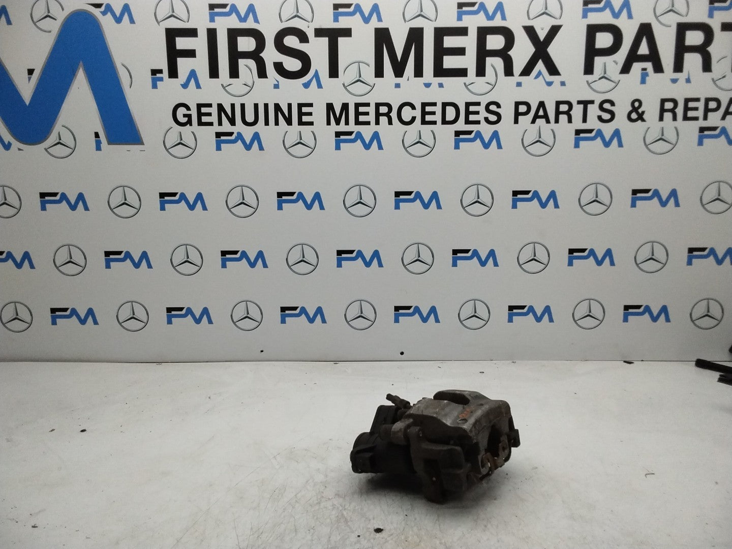 MERCEDES  B-CLASS W246 BRAKE CALIPER REAR LEFT PASSENGER SIDE A2054231998 FMR134
