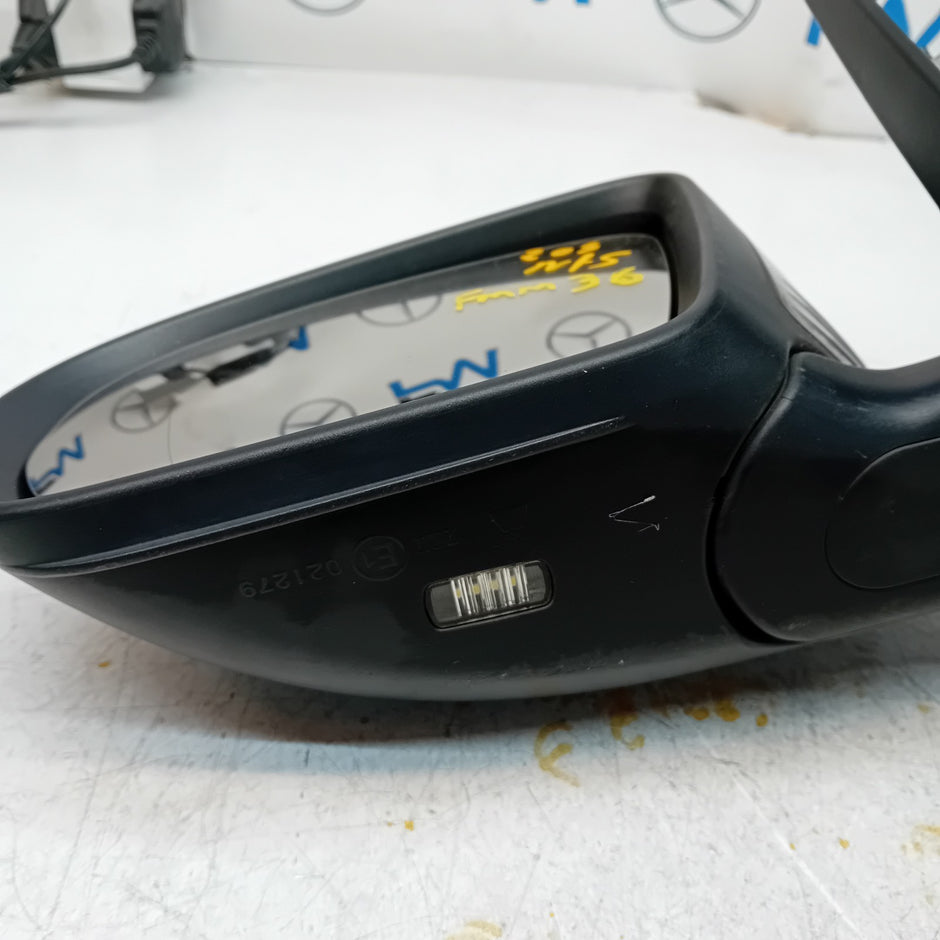 MERCEDES C-CLASS  W205 PASSENGER SIDE WING MIRROR A2058104702 BLUE FMM36