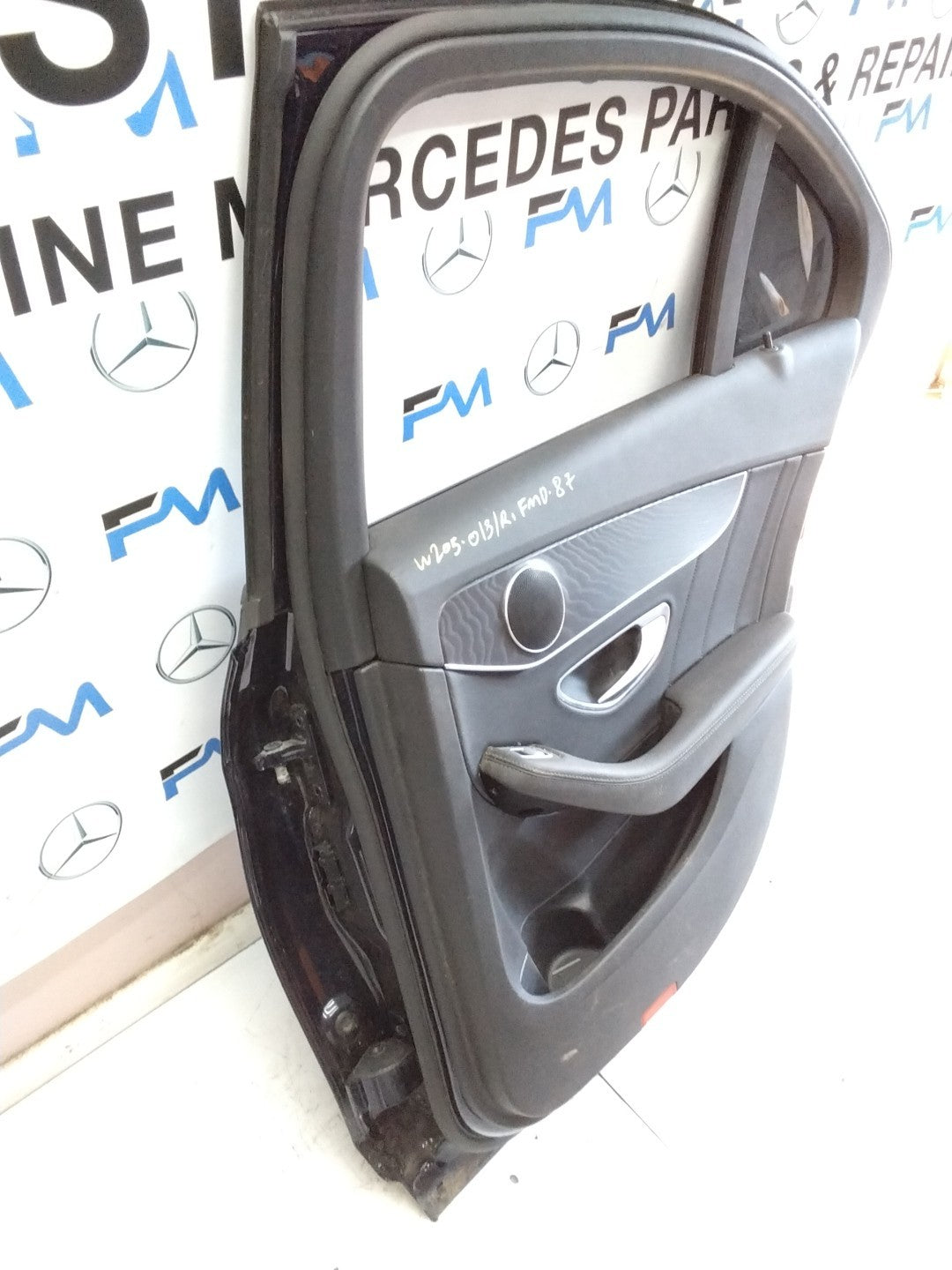 MERCEDES BENZ C-CLASS W205 DRIVER SIDE REAR DOOR O/S/R COMPLETE BLUE FMD87