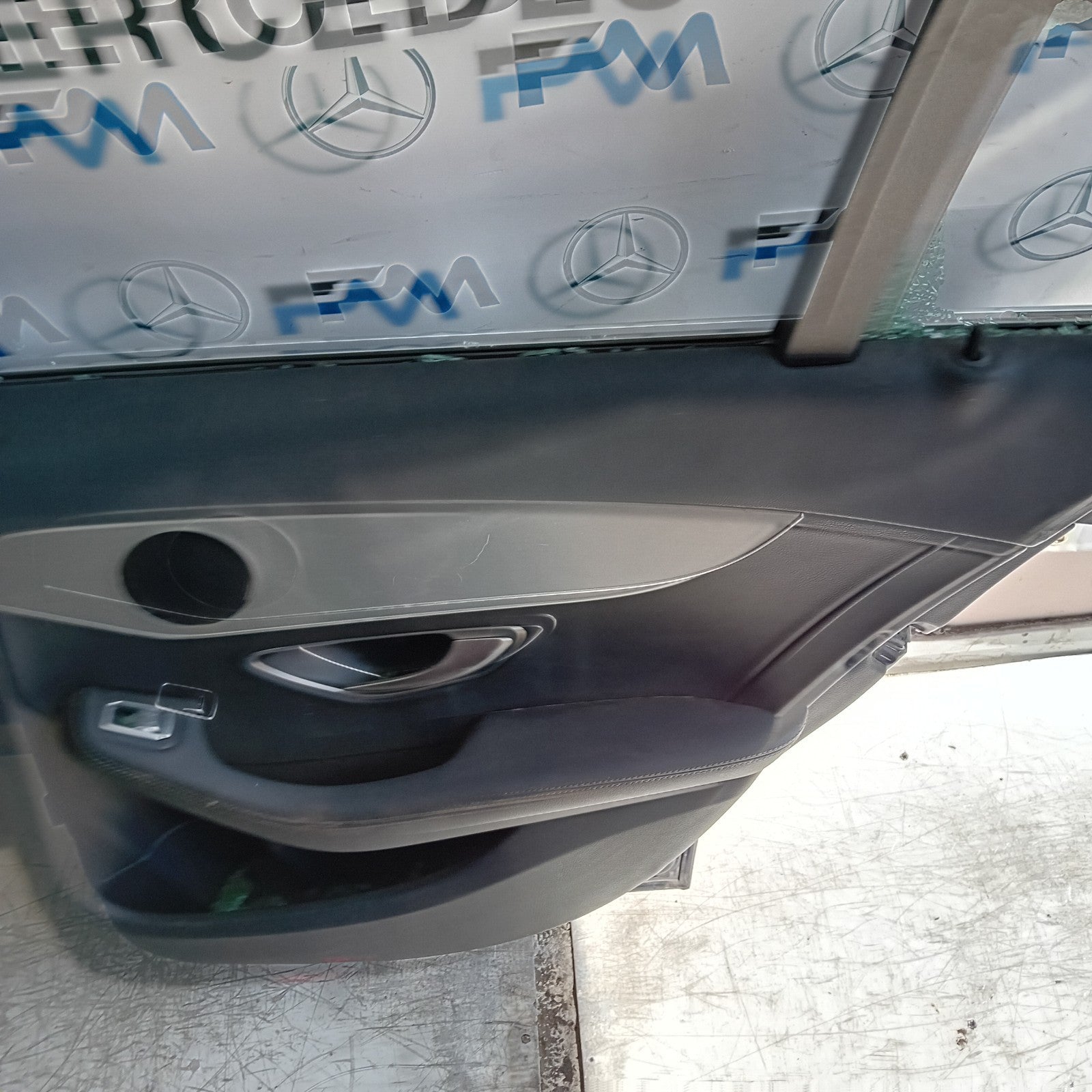 MERCEDES C-CLASS W205 SLN DRIVER REAR DOOR OSR BLUE 2014 ON COMPLETE FMD431