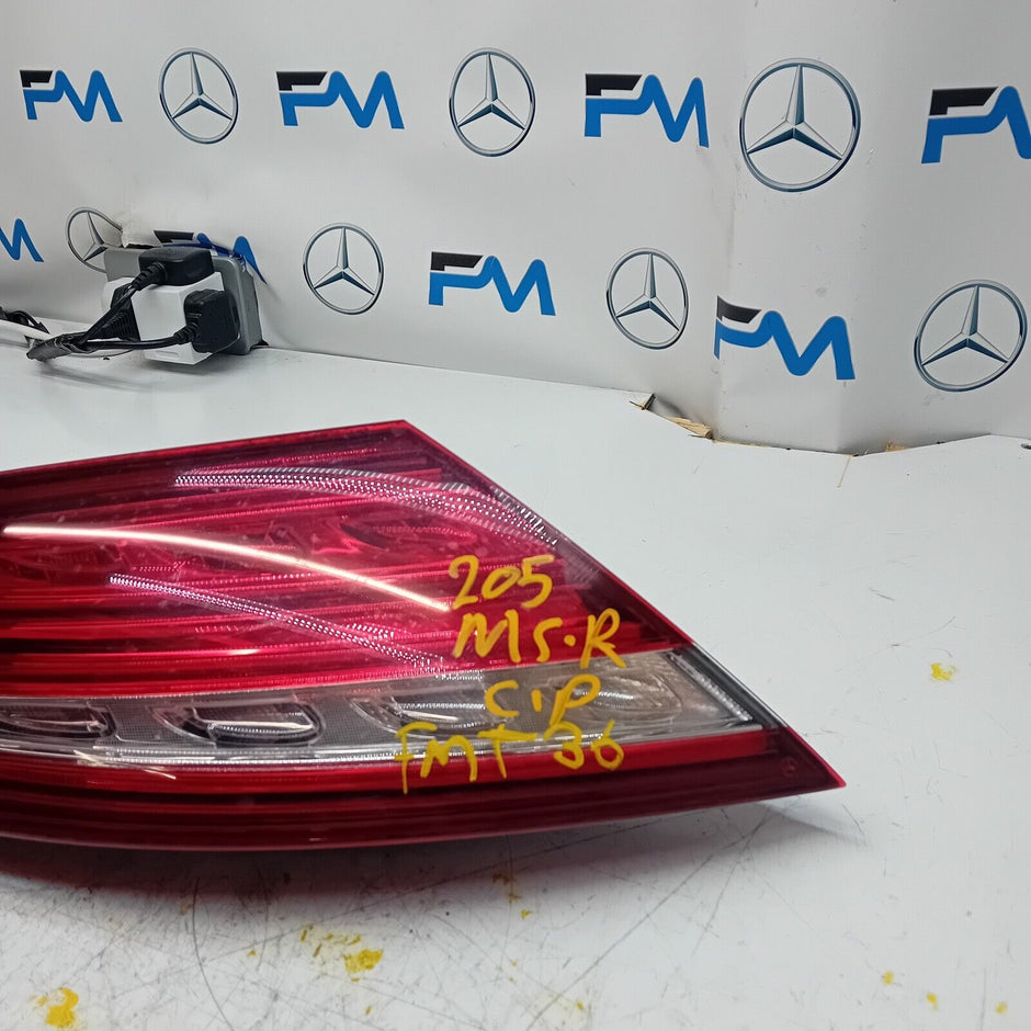 MERCEDES C-CLASS W205 COUPE REAR PASSENGER N/S TAIL LIGHT FMT36