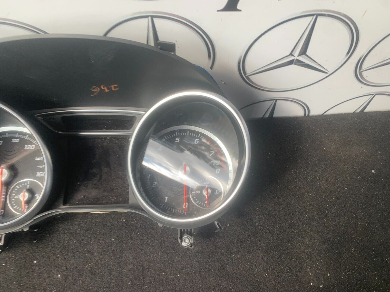 MERCEDES GLA CLASS SPEEDOMETER INSTRUMENT CLUSTER A1569001404 2013-2020