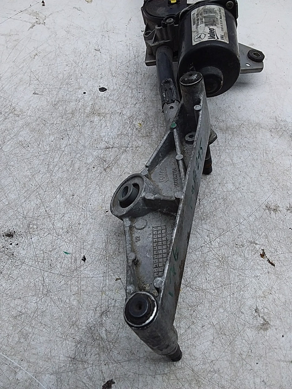 MERCEDES A-CLS W176 WIPER MOTOR AND LINKAGE A1769061900 FMR295