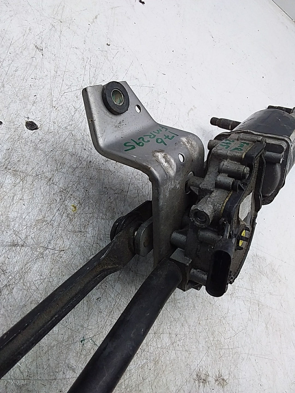 MERCEDES A-CLS W176 WIPER MOTOR AND LINKAGE A1769061900 FMR295