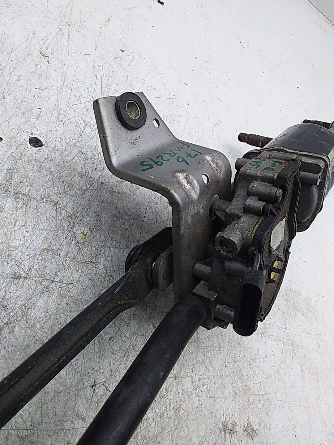 MERCEDES A-CLS W176 WIPER MOTOR AND LINKAGE A1769061900 FMR295