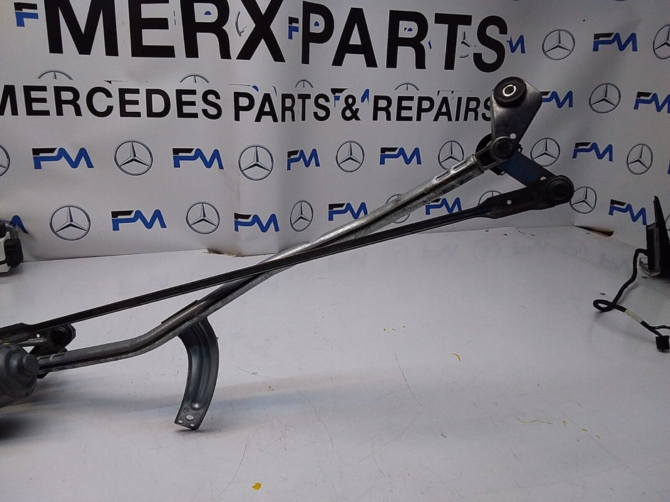 14-21 MERCEDES C CLASS WINDSCREEN WIPER MOTOR & LINKAGE FRONT A2058208205FM00205