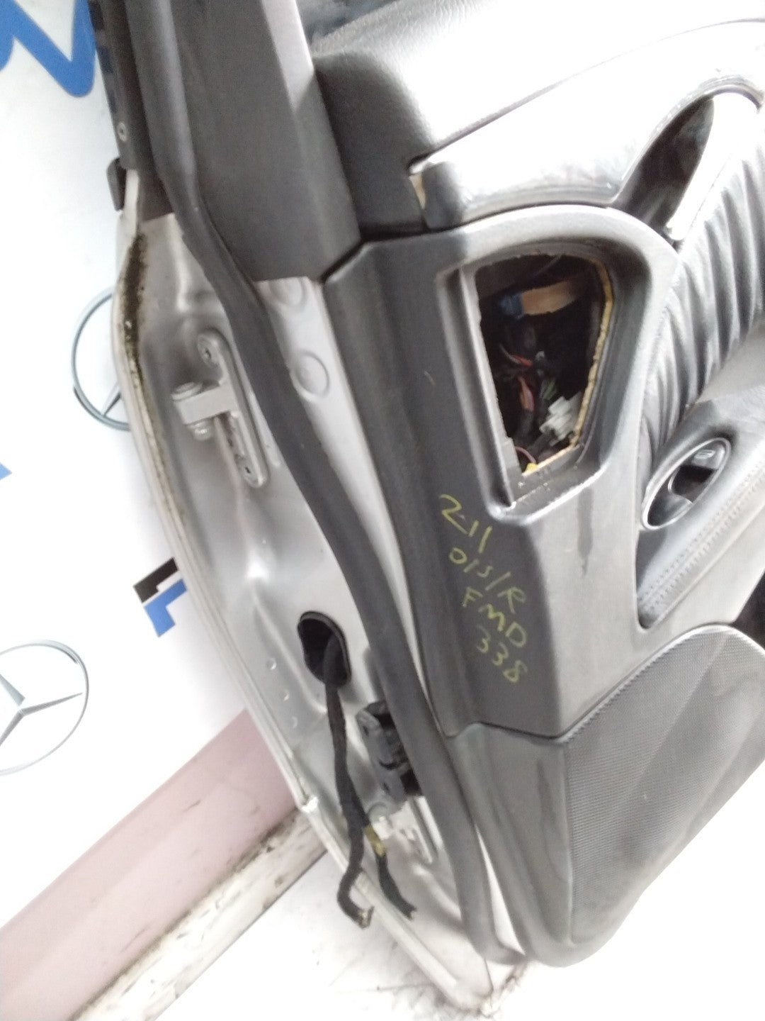 MERCEDES E-CLASS W211 SLN DRIVER REAR DOOR OSR SILVER 2003-09 COMPLETE FMD338
