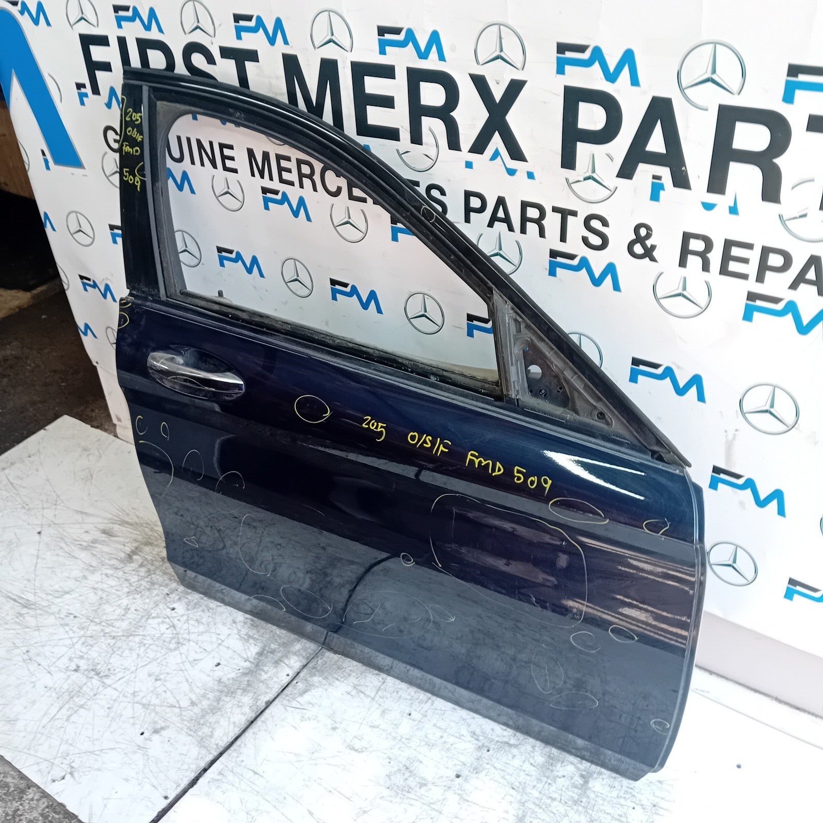 MERCEDES C-CLASS W205 DRIVER FRONT DOOR OSF 2014 BLUE COMPLETE  FMD509