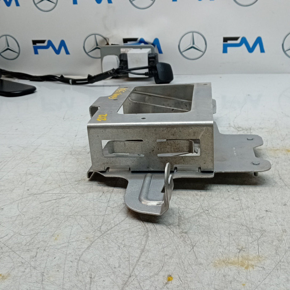 MERCEDES BENZ E-CLASS W212  2014-2021  RADIO TUNER BOX  A2125456140 FM001554