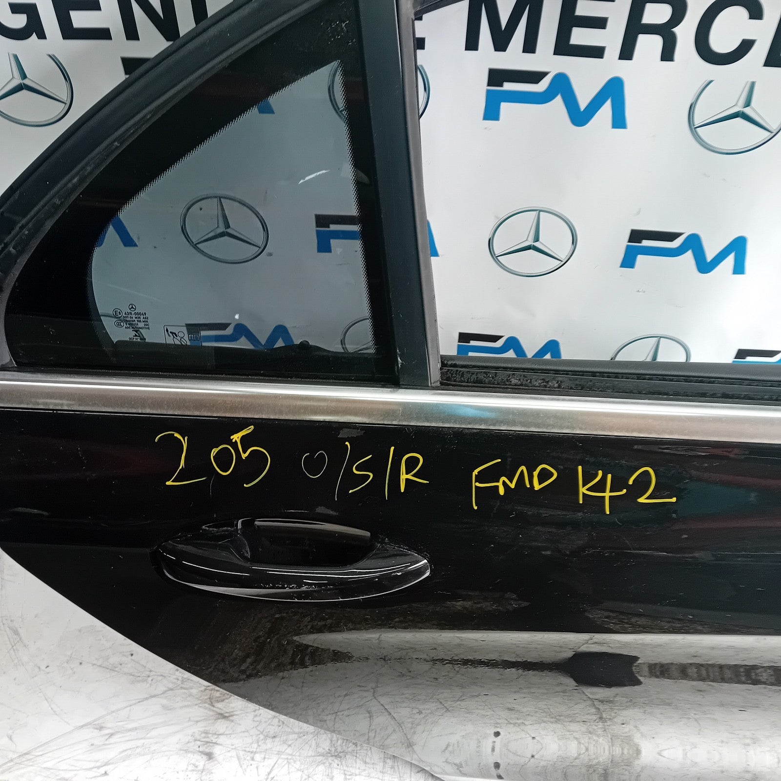 MERCEDES BENZ C-CLASS W205 DRIVER SIDE REAR DOOR O/S/R BLACK COMPLETE FMD142