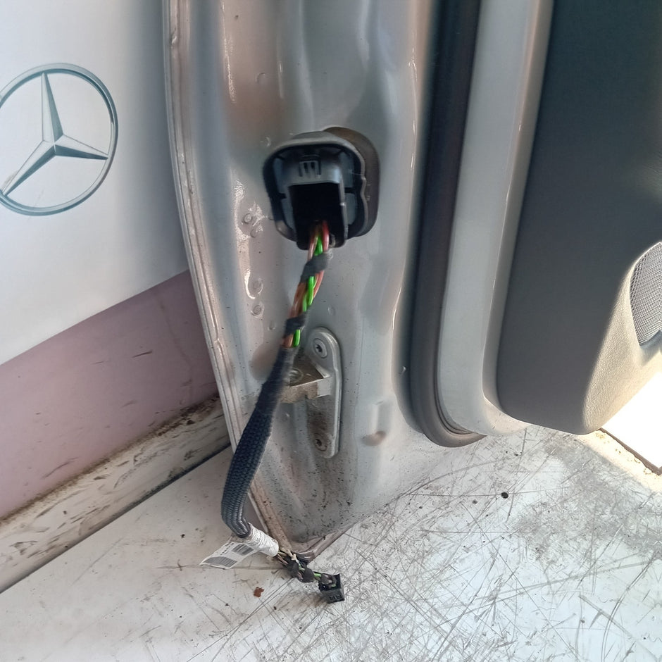 MERCEDES BENZ CLA W117 DRIVER FRONT DOOR OSF SILVER 2013-19 COMPLETE FMD299