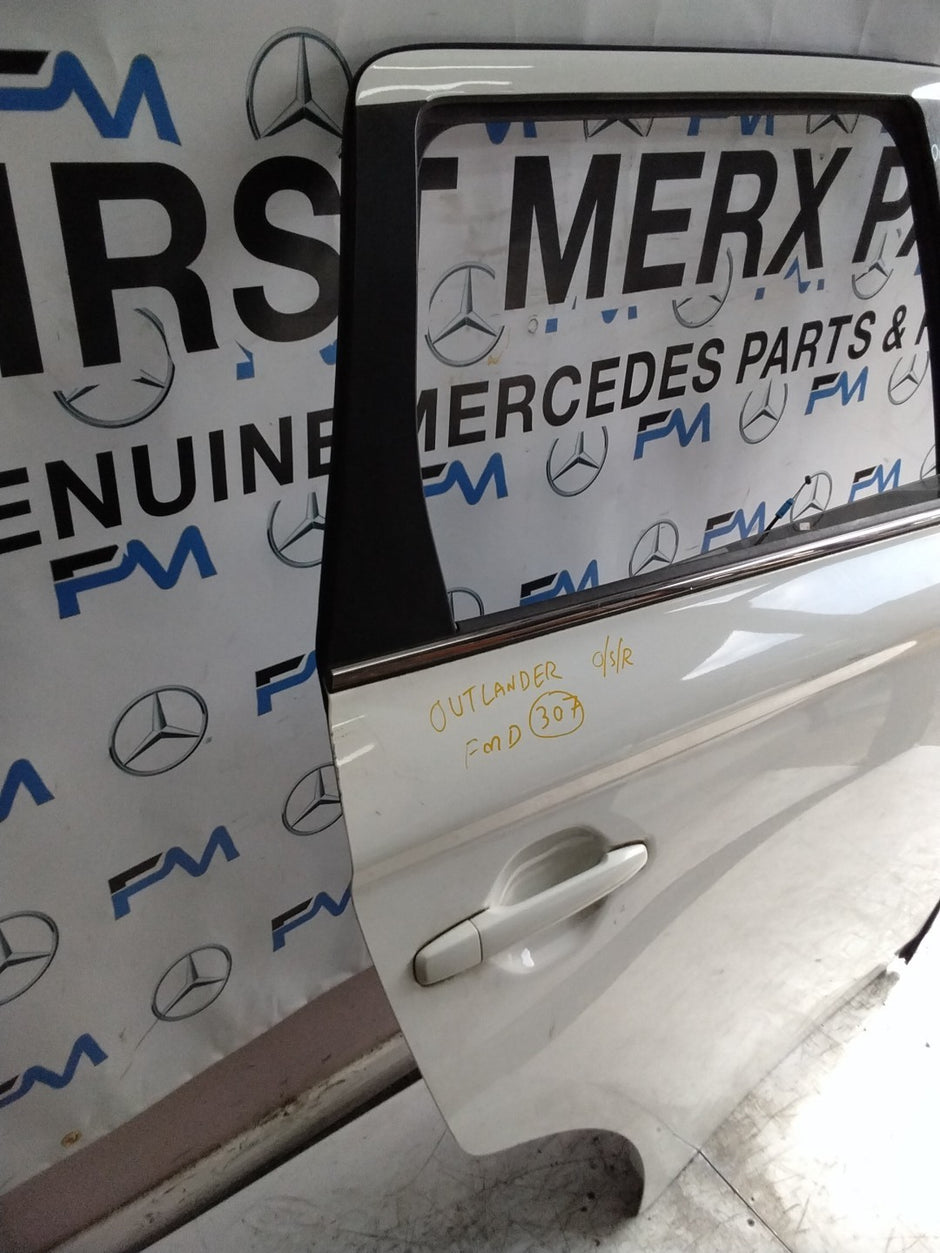 MITSUBISHI OUTLANDER MK3 DRIVER SIDE REAR DOOR OSR 2013 WHITE FMD307