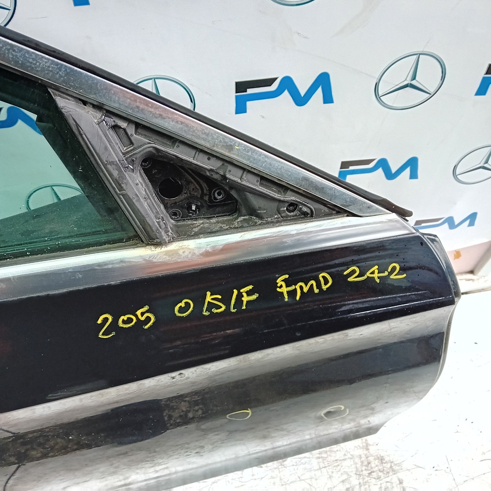 MERCEDES C-CLASS W205 SLN DRIVER FRONT DOOR OSF BLACK 2014 ON COMPLETE FMD242