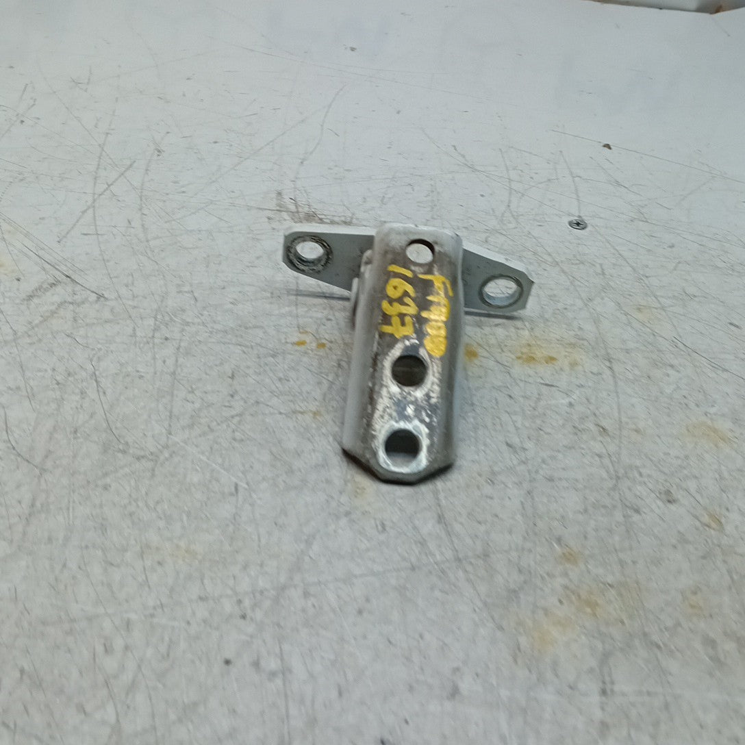 MITSUBISHI OUTLANDER MK3  FRONT DOOR HINGE PANEL A521 A046834 FM001637