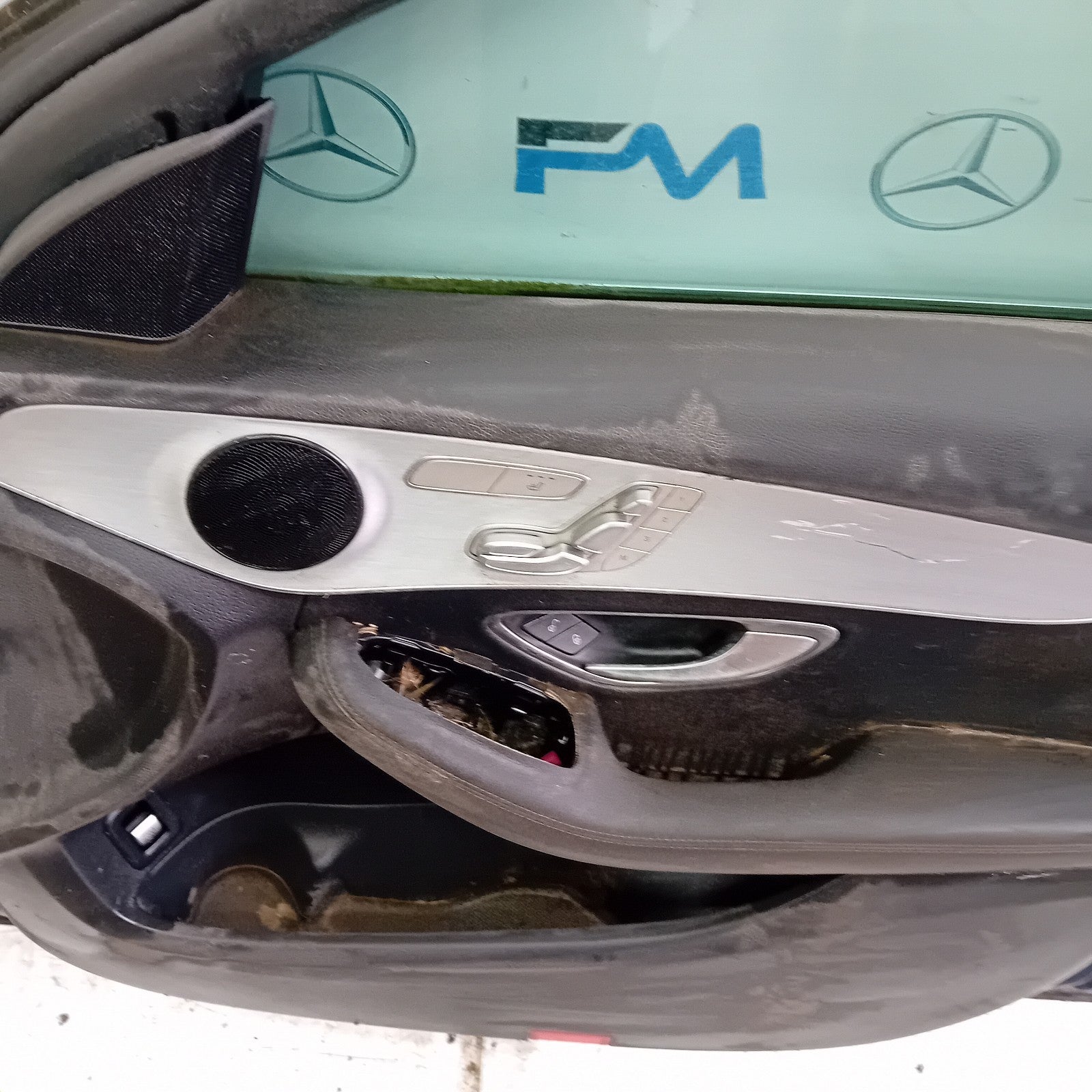 MERCEDES BENZ C-CLASS W205 DRIVER SIDE FRONT DOOR O/S/F  BLUE FMD132