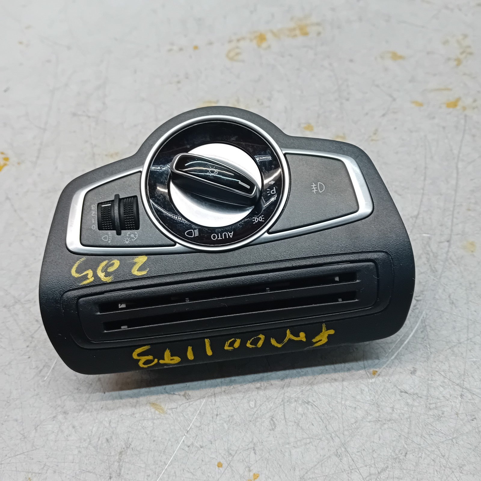 MERCEDES C-CLASS W205 HEADLIGHT CONTROL SWITCH 2014 A2059057207 FM001193