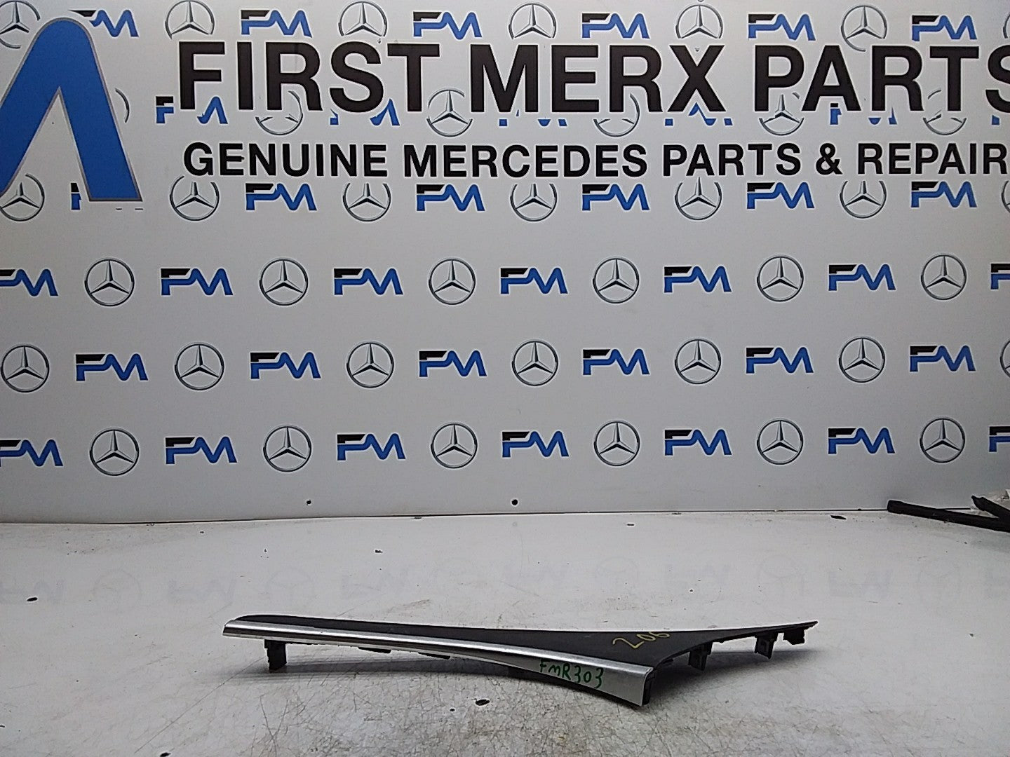 MERCEDES C-CLS W206 COVER TRIM DECOR CONSOLE A2366807702 FMR303