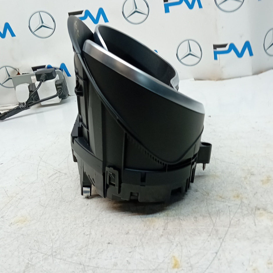 MERCEDES C-CLASS W205 SPEEDOMETER INSTRUMENT CLUSTER  A2059007033 FM001652