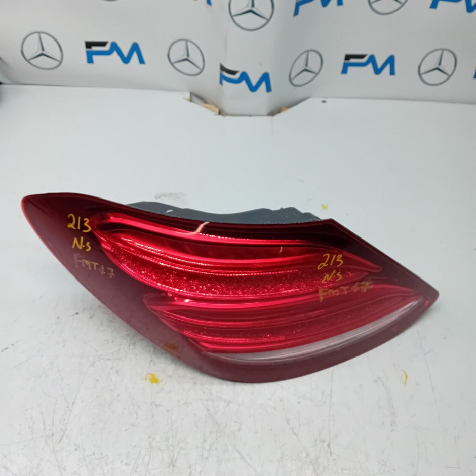 MERCEDES E-CLASS W213 2017 REAR PASSENGER N/S TAIL LIGHT A2139067700 FMT47
