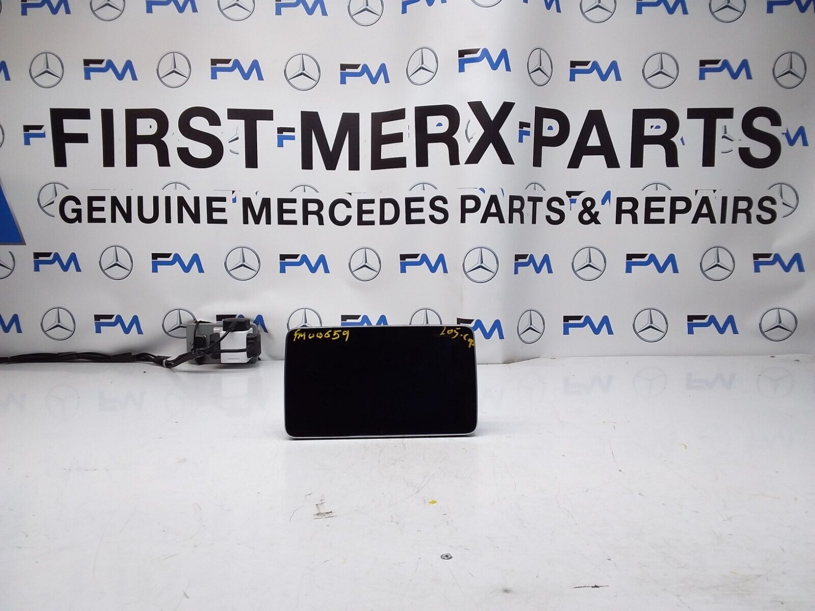 MERCEDES C-CLASS W205 2016 SAT NAV MULTIMEDIA SCREEN A2059002211 FM00659