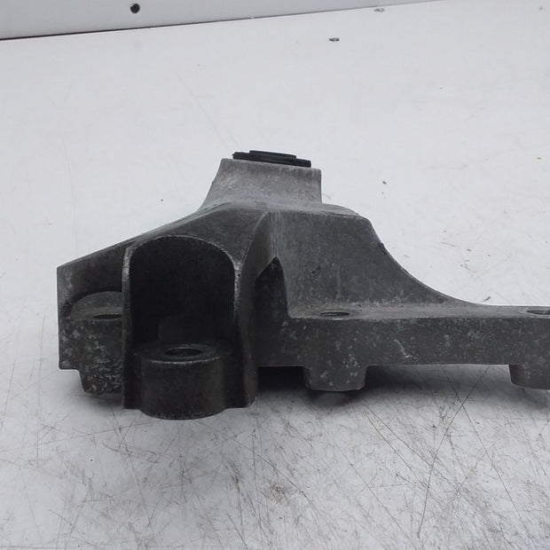 MERCEDES BENZ A-CLS W176 ENGINE MOUNTING BRACKET A2462401809 FMR449
