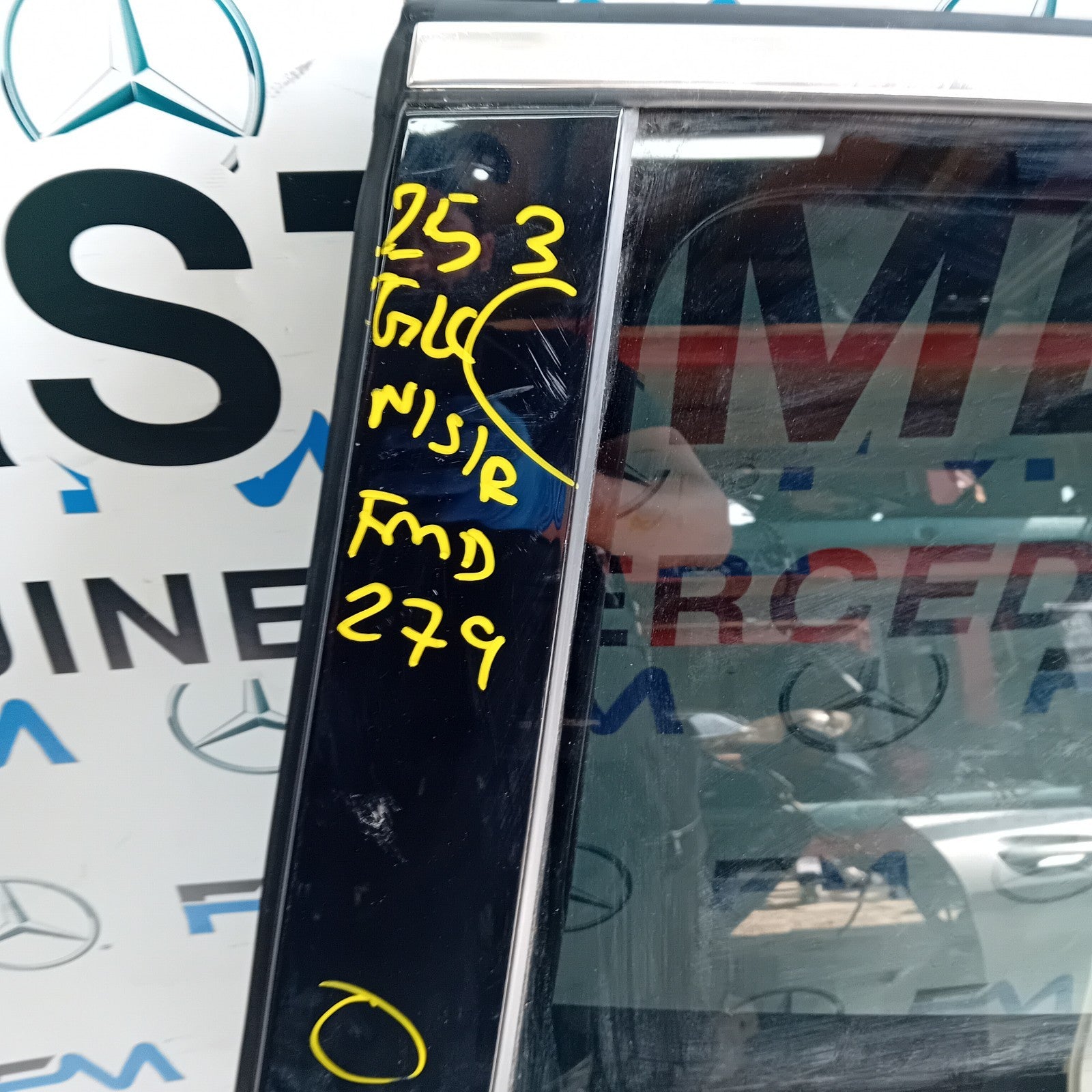MERCEDES GLC W253 PASSENGER REAR SIDE DOOR NSR 2016 ON WHITE COMPLETE FMD279