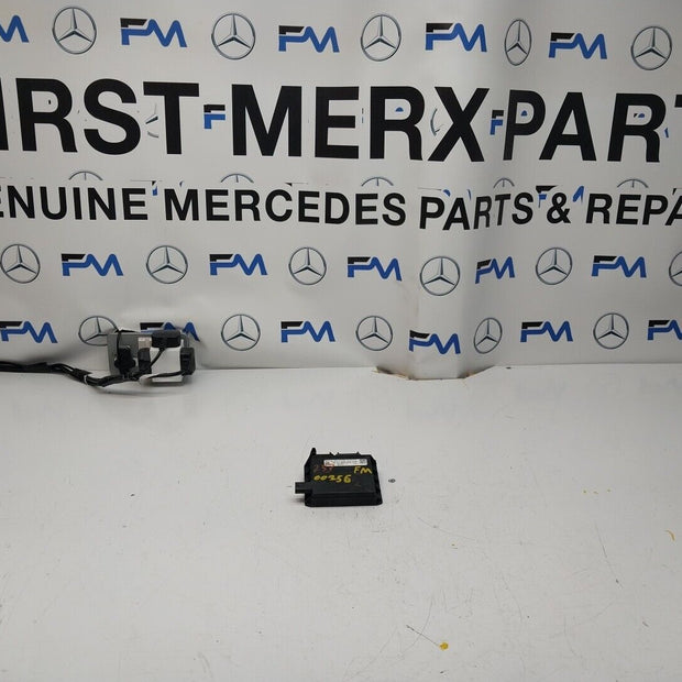 Mercedes W213 W205 W218 W238 W253 Negative Battery Tray Clamp A0009061505FM00256