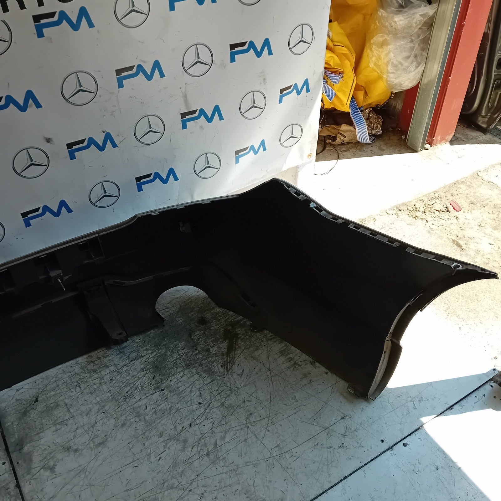 MERCEDES BENZ C-CLASS W204 REAR BUMPER A2048809042 2018 WHITE  FMX168