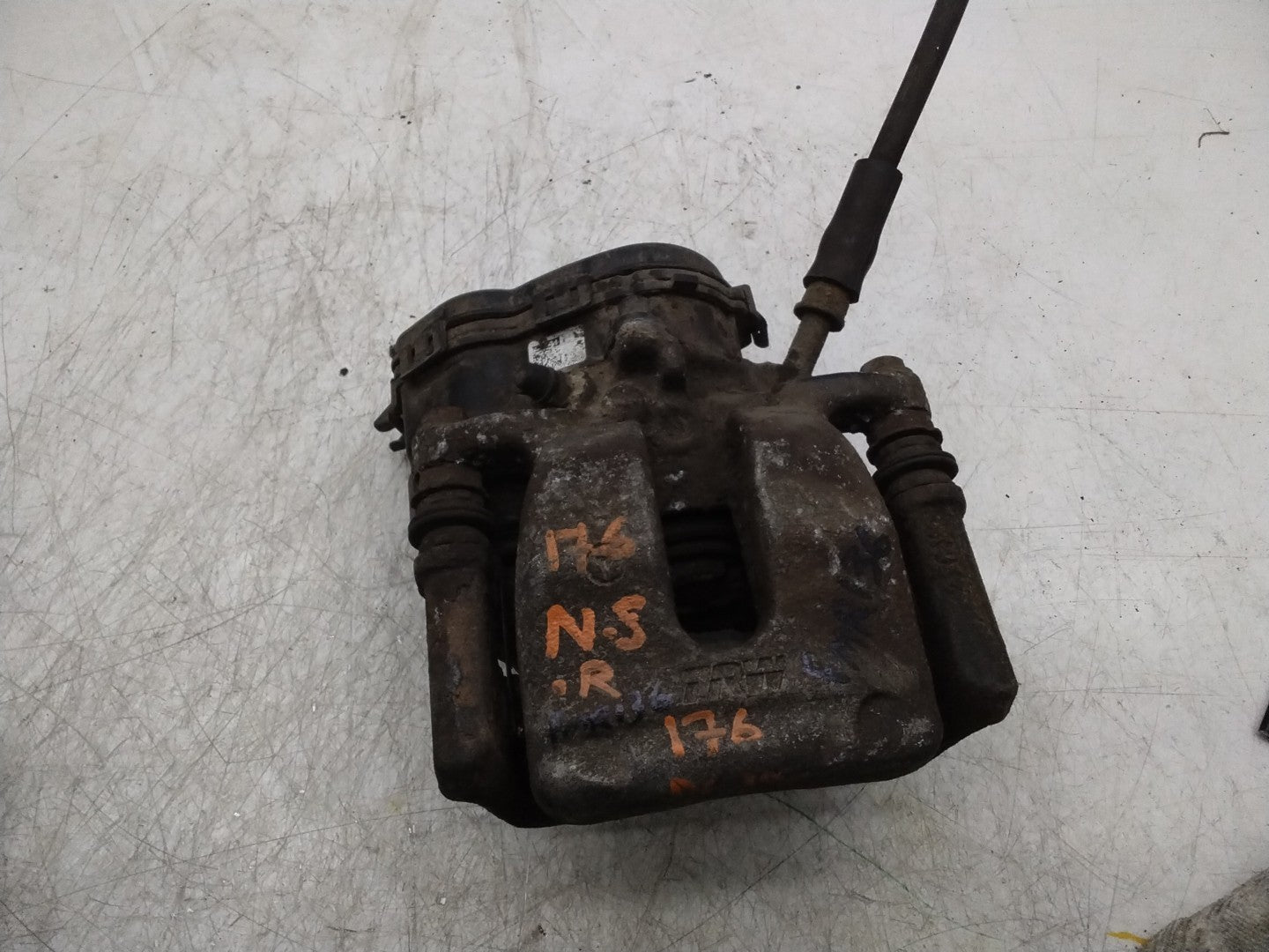 MERCEDES  B-CLASS W246 BRAKE CALIPER REAR LEFT PASSENGER SIDE A2464230198 FMR136