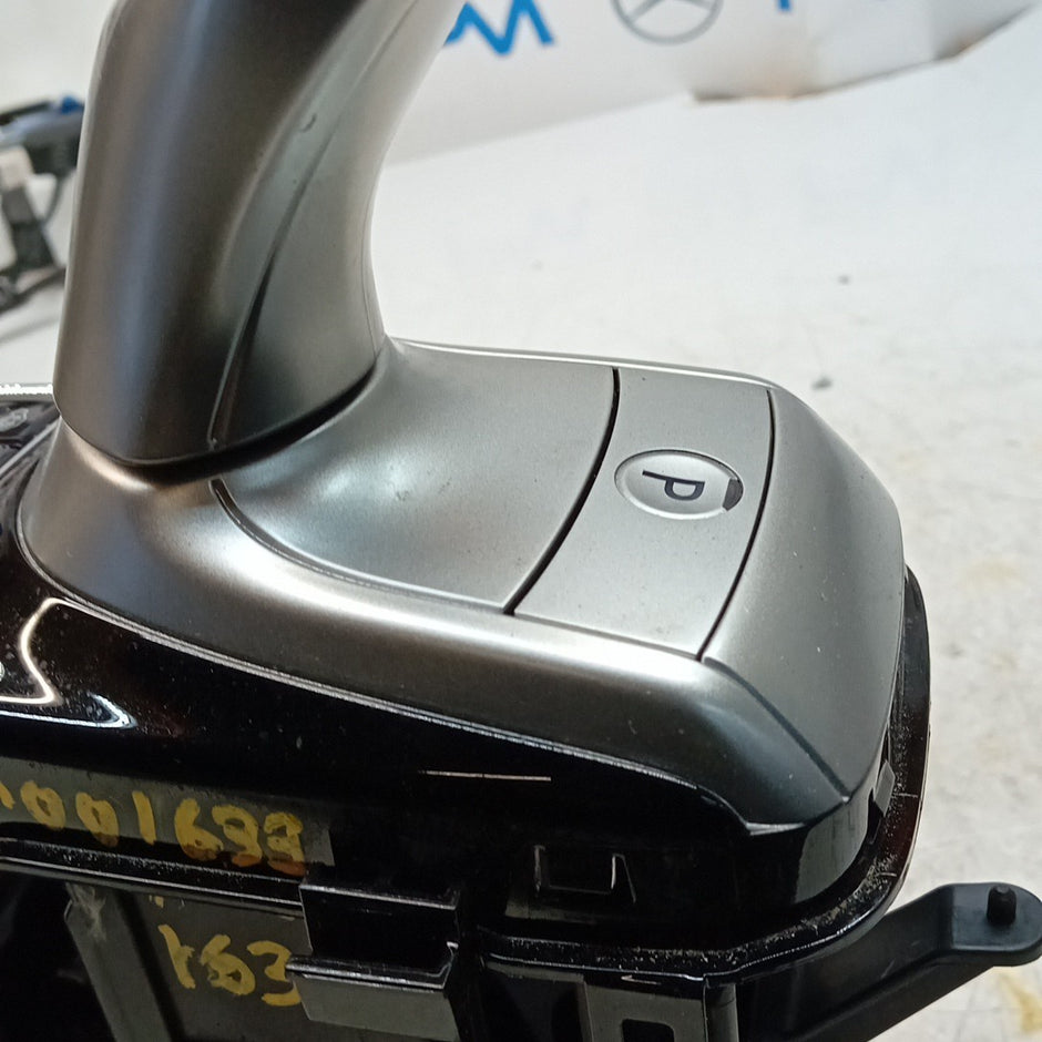 MITSUBISHI OUTLANDER MK3 GEAR LEVER SELECTOR  + TRIM 2400A355 FM001633