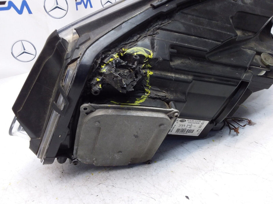 2015 MERCEDES A-CLASS W176 HEADLIGHT DRIVER SIDE OS A1768204561 FMH116 (Damaged)