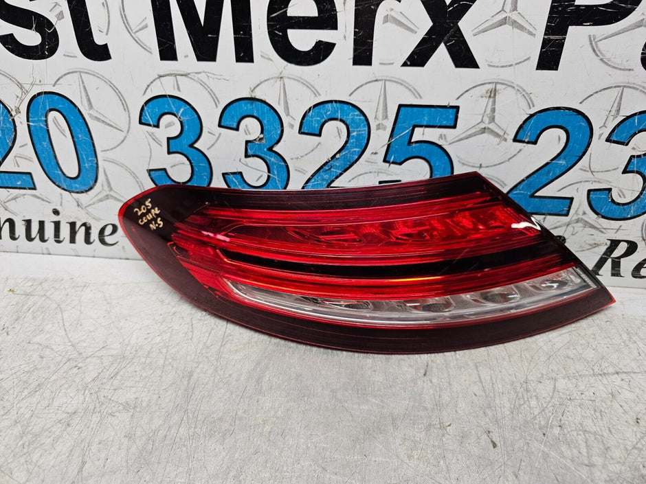 MERCEDES BENZ C-CLASS  W205 COUPE PASSENGER SIDE  ( N.S ) L.E.D TAIL LIGHT