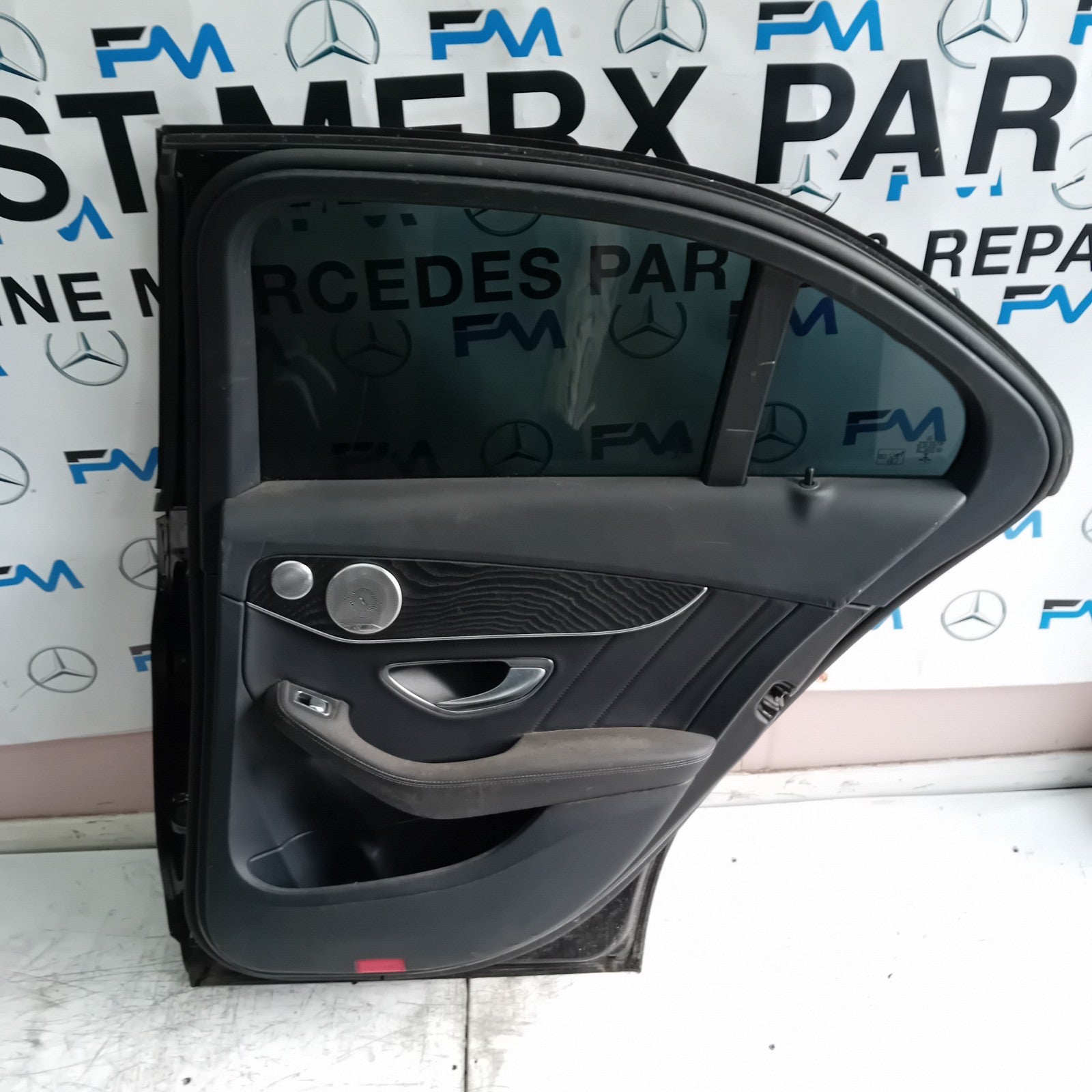 MERCEDES C-CLASS W205 SALOON DRIVER REAR DOOR OSR BLACK 2014 ON COMPLETE FMD194