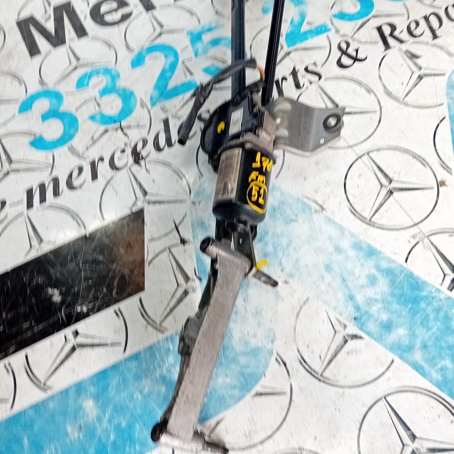 MERCEDES BENZ A-CLASS W176 WINDSCREEN WIPER MOTOR & LINKAGE A1769061900