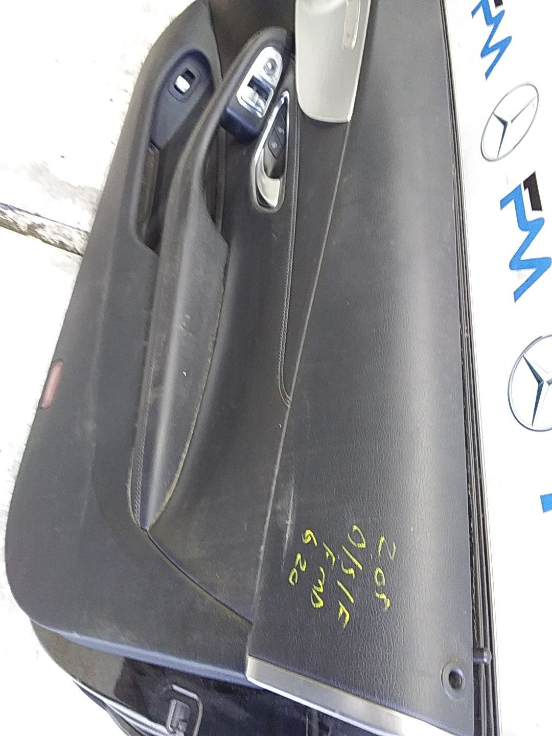 MERCEDES C-CLASS C205  DRIVER FRONT DOOR OSF BLACK 2015 ONWARDS COMPLETE FMD620