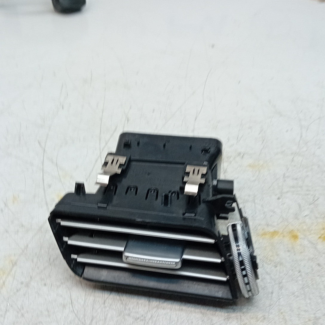 MERCEDES E-CLASS W212 DASHBOARD TRIM WITH AIR VENT 2016 ON A21268303354 FM001543